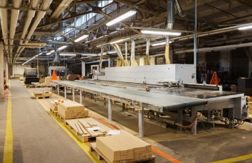 Para ser considerados muebles ecológicos se deben tener en cuenta cada ciclo de vida del producto. Desde la concepción, pasando por el diseño, la elección y uso de la materia prima, el tratado de los materiales hasta que todo el conjunto se transforma en un mueble.